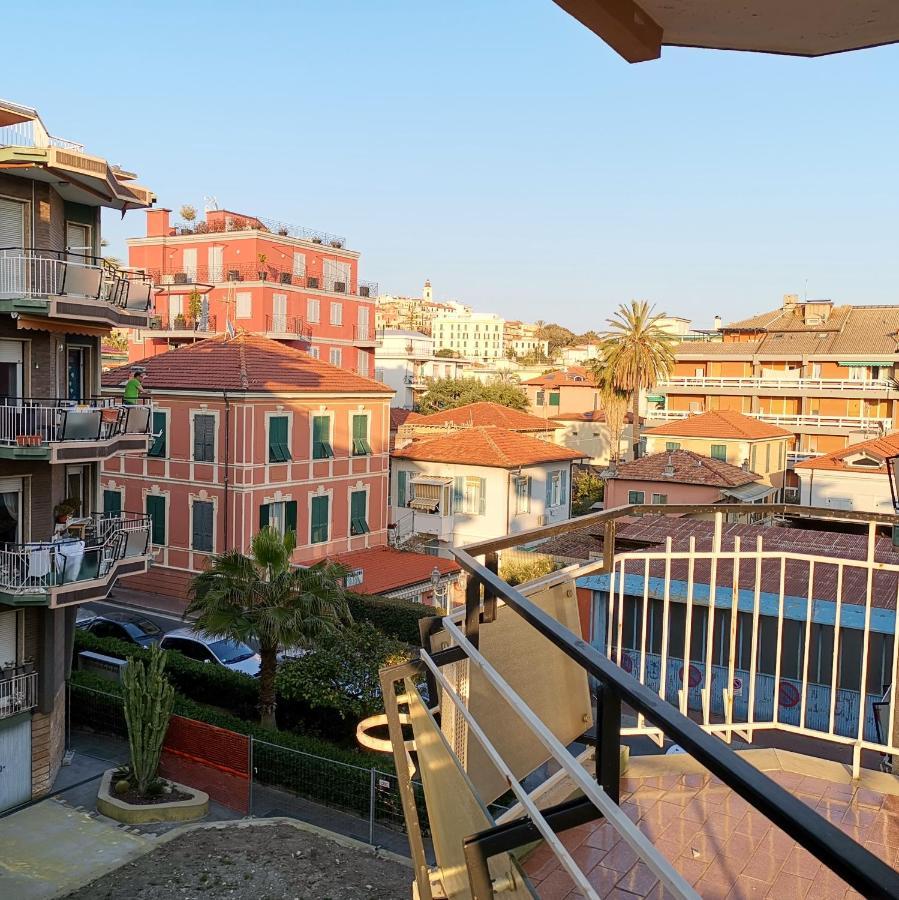 Casa Margherita, Centrale A Due Passi Dal Mare Bordighera Luaran gambar