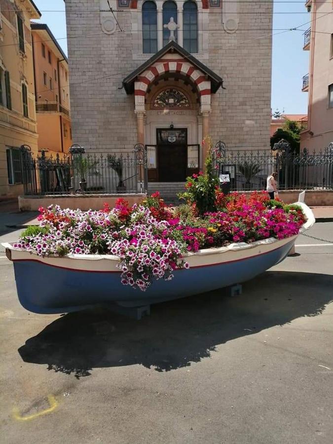 Casa Margherita, Centrale A Due Passi Dal Mare Bordighera Luaran gambar